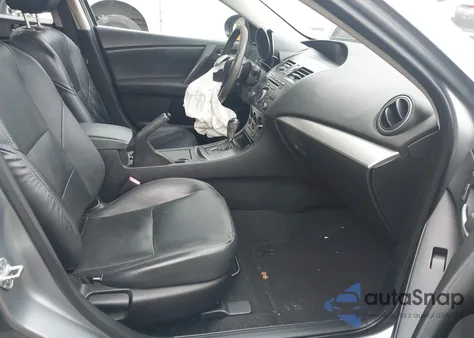 2013 Mazda Mazda3 I Sv z USA, uszkodzony, nr VIN JM1BL1TG9D1843810